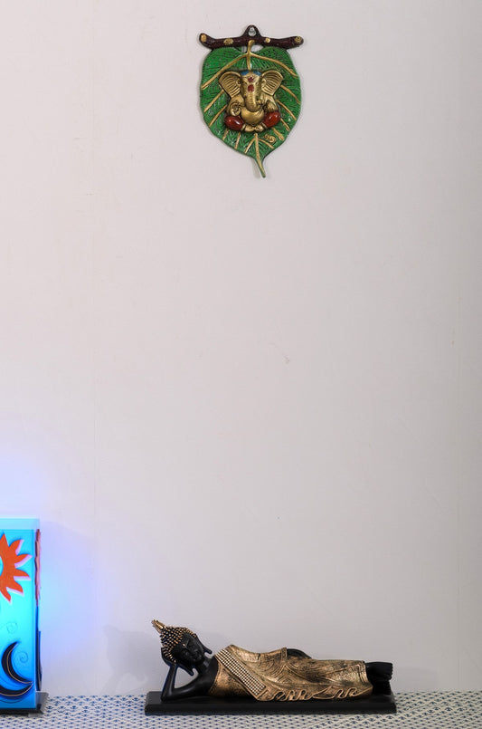 Lord Ganesha on Green Leaf Wall Hanging – Havenly Homes